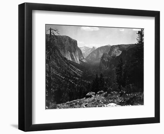 Yosemite National Park, Yosemite Valley Entrance Photograph - Yosemite, CA-Lantern Press-Framed Art Print