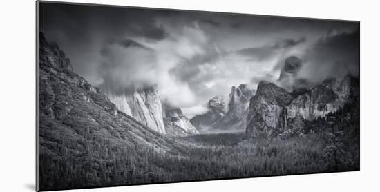 Yosemite Valley-Mike Leske-Mounted Photographic Print