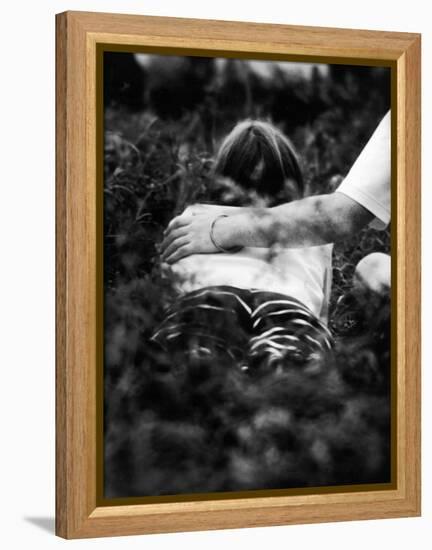 Young Couple at Woodstock Music Festival-Bill Eppridge-Framed Premier Image Canvas