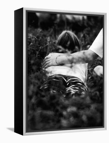 Young Couple at Woodstock Music Festival-Bill Eppridge-Framed Premier Image Canvas