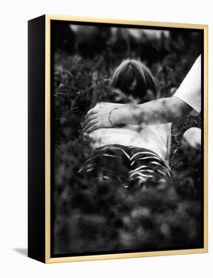 Young Couple at Woodstock Music Festival-Bill Eppridge-Framed Premier Image Canvas