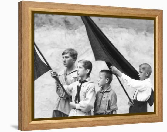 Young Pioneers, Berlin, Germany, 1930-Tina Modotti-Framed Premier Image Canvas