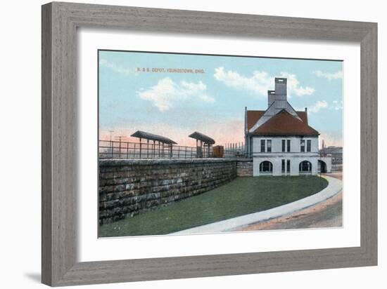 Youngstown, Ohio - Baltimore and Ohio Railway Train Depot View-Lantern Press-Framed Art Print