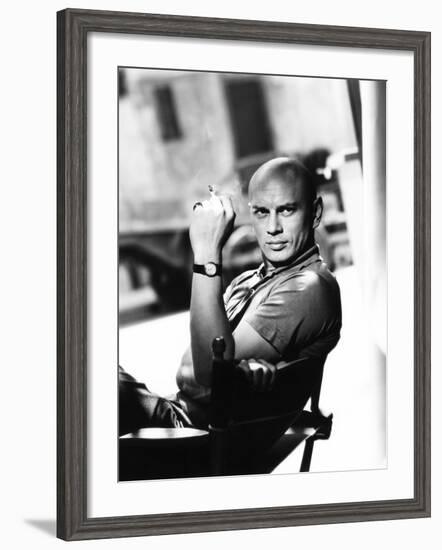 Yul Brynner, 1956-null-Framed Photo