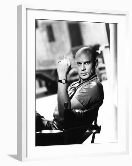 Yul Brynner, 1956-null-Framed Photo