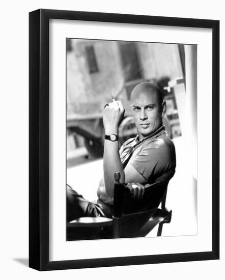 Yul Brynner, 1957-null-Framed Photo