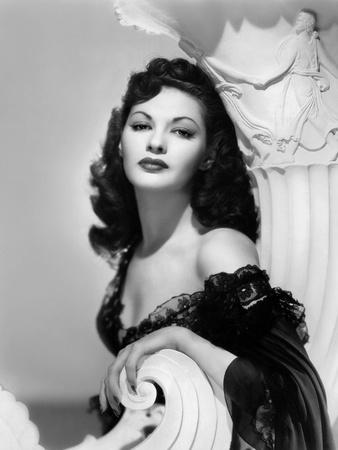 Yvonne De Carlo Measurements Yvonne De Carlo's Feet WikiFeet