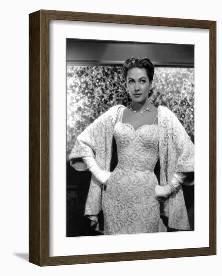 Yvonne by Carlo (1922 2007) actrice d'origine canadienne naturalisee americaine, ici en, 1956 (b/w-null-Framed Photo