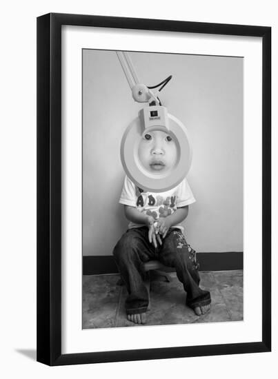 Zoom In-Eddy Tanu-Framed Photographic Print