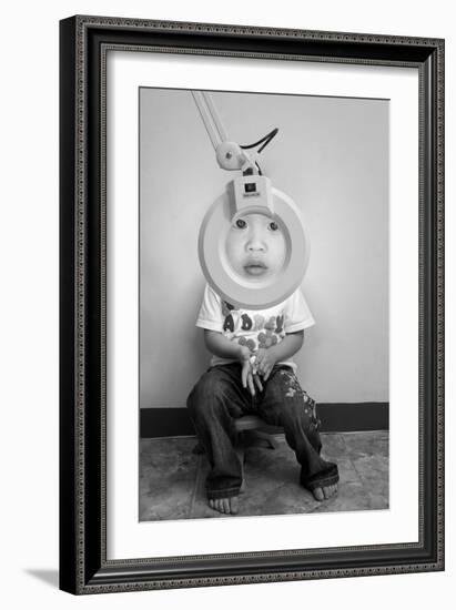 Zoom In-Eddy Tanu-Framed Photographic Print